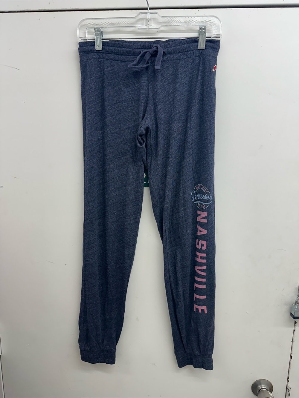 League Collegiate Outfitters Nashville Graphic Cozy women’s Track Pants - Navy S